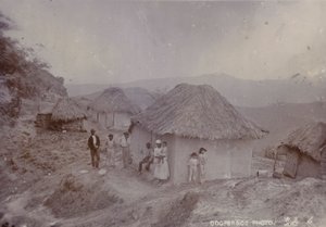 Wieś barbadyjska na zboczu wzgórza, 1880 autorstwa English Photographer