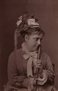 Bella Goodall autorstwa English Photographer