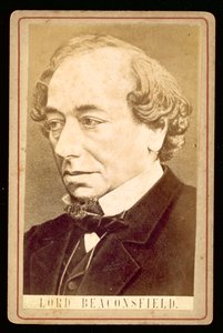 Benjamin Disraeli, Lord Beaconsfield, portret (zdjęcie czarno-białe) autorstwa English Photographer