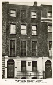 Dom Benjamina Franklina, Craven Street, Londyn (zdjęcie czarno-białe) autorstwa English Photographer