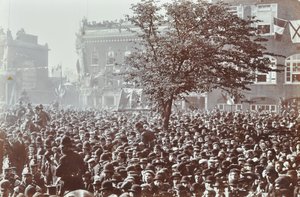 Tunel Blackwall: tłumy na uroczystym otwarciu, 1897 autorstwa English Photographer