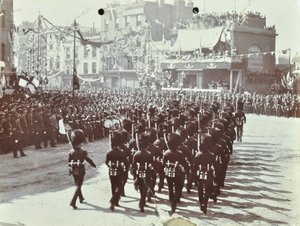 Tunel Blackwall: widowisko jako książę Walii, późniejszy król Edward VII i księżniczka Aleksandria uczestniczą w uroczystym otwarciu tunelu, 1897 autorstwa English Photographer