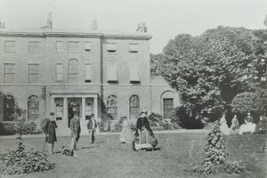 Broomwood House, Broomwood Road: elewacja tylna, Londyn, 1890 autorstwa English Photographer