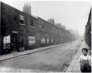 Byron Street, Leylands, Leeds, 14 sierpnia 1935 autorstwa English Photographer