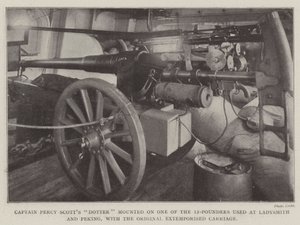 Kapitan Percy Scotts Dotter dosiadał jednego z 12-funtówek używanych w Ladysmith i Peking, z oryginalnym Extemporised Carriage autorstwa English Photographer