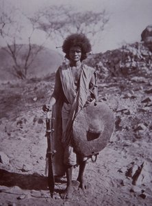 Derwisz Hademdowah wojownik, Sudan autorstwa English Photographer