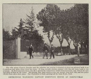 Detektywi obserwujący Dom Kapitana Dreyfussa w Carpentras autorstwa English Photographer
