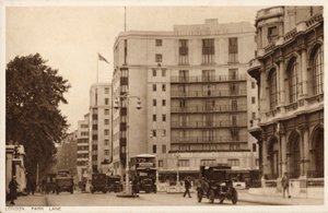 Dorchester Hotel, Park Lane, Londyn (zdjęcie czarno-białe) autorstwa English Photographer