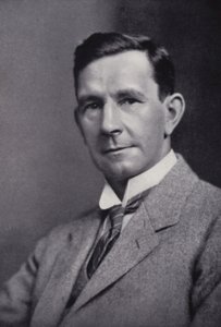 Dr G C Simpson (zdjęcie czarno-białe) autorstwa English Photographer