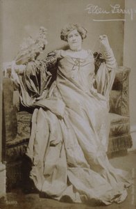 Ellen Terry (zdjęcie czarno-białe) autorstwa English Photographer