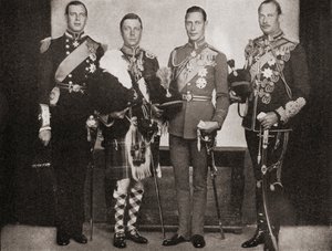 Czterech z pięciu synów króla Jerzego V, od lewej do prawej, książę Jerzy, książę Kentu, król Edward VIII, później książę Windsor, książę Albert, książę Yorku, później król Jerzy VI, książę Henryk, książę autorstwa English Photographer
