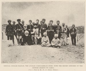 Generał Gholam Haidar, afgański głównodowodzący, z oficerami eskortowymi brytyjskiej misji w Kabulu autorstwa English Photographer