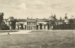Goodwood House, West Sussex (zdjęcie czarno-białe) autorstwa English Photographer