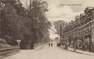 Green Lane, Northwood, niedaleko Londynu (zdjęcie czarno-białe) autorstwa English Photographer