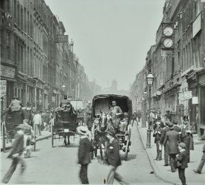 Hatton Garden: patrząc na północ od Holborn Circus, Londyn, 1895 autorstwa English Photographer