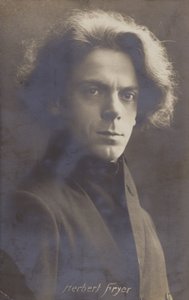 Herbert Fryer, angielski kompozytor i pianista (1877-1957) autorstwa English Photographer
