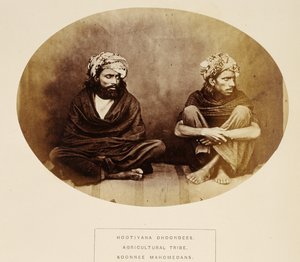 Hootiyana Dhoondees, Agricultural Tribe, Soonnee Mahomedans, Mooltan, z The People of India, J. Forbes Watson, opublikowane 1868 (druk albumowy)