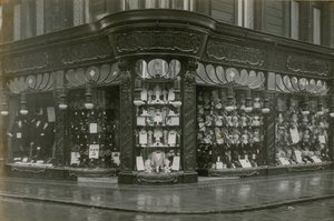 Horne Brothers, Coventry Street, Londyn autorstwa English Photographer