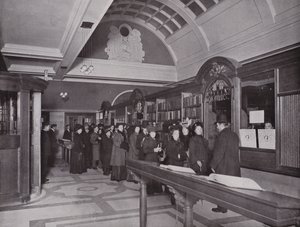 W Bibliotece Centralnej Carnegie, Hammersmith autorstwa English Photographer