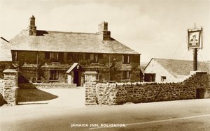 Jamaica Inn, Bolventor, Cornwall, słynący z kojarzenia z przemytem kornwalii i celebrowany w książce o tym samym tytule autorstwa Daphne Du Maurier (zdjęcie czarno-białe) autorstwa English Photographer