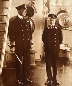 Król Edward VIII jako marynarz na okręcie H.M.S. Hindustan, 1910 r. autorstwa English Photographer
