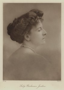 Lady Buchanan Jardine (zdjęcie czarno-białe) autorstwa English Photographer