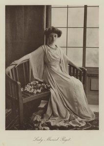 Lady Muriel Paget (zdjęcie czarno-białe) autorstwa English Photographer