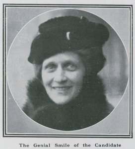 Lady Nancy Astor: Wspaniały uśmiech kandydatki autorstwa English Photographer