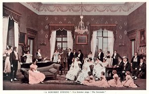 Liliowy czas, Wieczór Schuberta, Von Schober śpiewa Serenadę (zdjęcie czarno-białe) autorstwa English Photographer