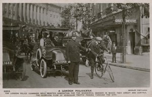 Policjant w Londynie. Pocztówka wysłana 4 lipca 1913 r. autorstwa English Photographer