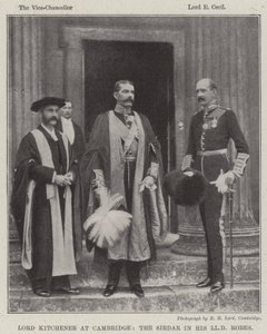 Lord Kitchener w Cambridge, Sirdar w swoich szatach LLD autorstwa English Photographer