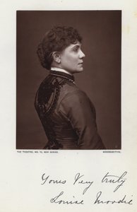 Louise Moodie (zdjęcie czarno-białe) autorstwa English Photographer