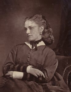 M. Litton autorstwa English Photographer