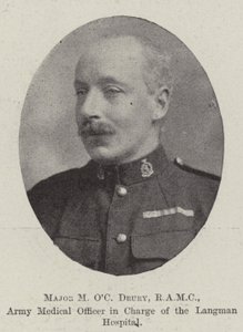 Major MO OC Drury, RAMC, wojskowy oficer medyczny odpowiedzialny za szpital Langman autorstwa English Photographer