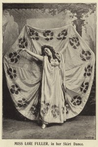 Panna Loie Fuller w tańcu spódnicy autorstwa English Photographer
