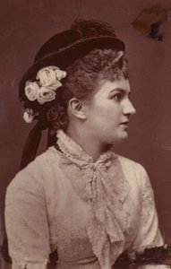 Nelly Brombley autorstwa English Photographer