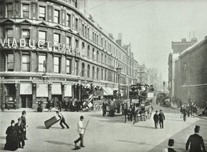 Newgate Street, patrząc na wschód od Old Bailey, City of London, 1890 autorstwa English Photographer