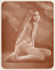 Sztuka nudystów: Dolores (zdjęcie czarno-białe) autorstwa English Photographer