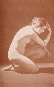 Sztuka nudystów: Przemyślany (zdjęcie czarno-białe) autorstwa English Photographer