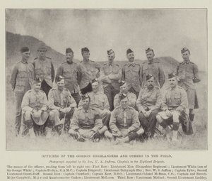 Oficerowie Gordon Highlanders i inni w terenie autorstwa English Photographer