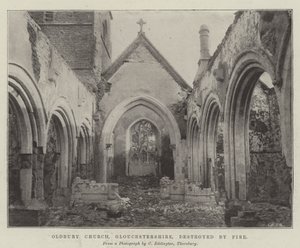 Kościół Oldbury w Gloucestershire, zniszczony przez ogień autorstwa English Photographer