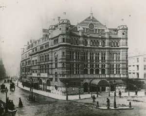 Palace Theatre, Cambridge Circus, Londyn autorstwa English Photographer