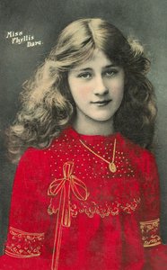 Phyllis Dare, angielska aktorka teatralna i piosenkarka jako młoda dziewczyna (kolorowe zdjęcie) autorstwa English Photographer