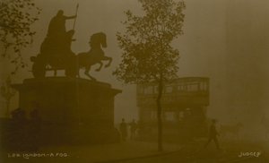 Pocztówka z wizerunkiem Londynu w smogu autorstwa English Photographer