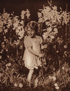 Księżniczka Elżbieta w ogrodzie autorstwa English Photographer