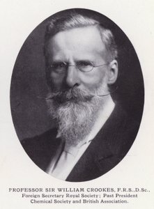 Prominent Men of London: Profesor Sir William Crookes (zdjęcie czarno-białe) autorstwa English Photographer