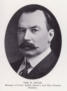 Prominent Men of London: Tom B Davis (b/w zdjęcie) autorstwa English Photographer