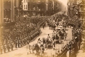 Królowa Wiktoria, procesja Diamentowego Jubileuszu, 1897 autorstwa English Photographer