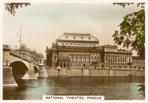 Prawdziwe fotografie, ok. 1939 r: Teatr Narodowy, Praga (zdjęcie kolorowe) autorstwa English Photographer
