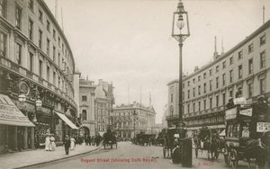 Regent Street, Londyn, pokazując Cafe Royal autorstwa English Photographer